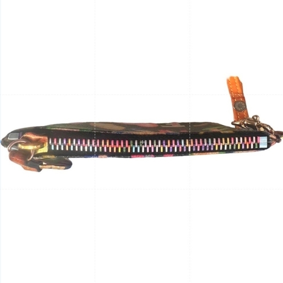 Dooney & Bourke Y2K wristlet - Picture 3 of 6